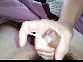 Big Boob Plumper ung porr Nikky Wilder gnuggar hennes fitta innan hon tar en hård jävla